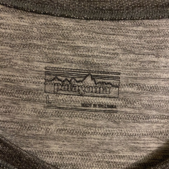 Patagonia Women’s Tank Top Large Gray Striped - Picture 3 of 8